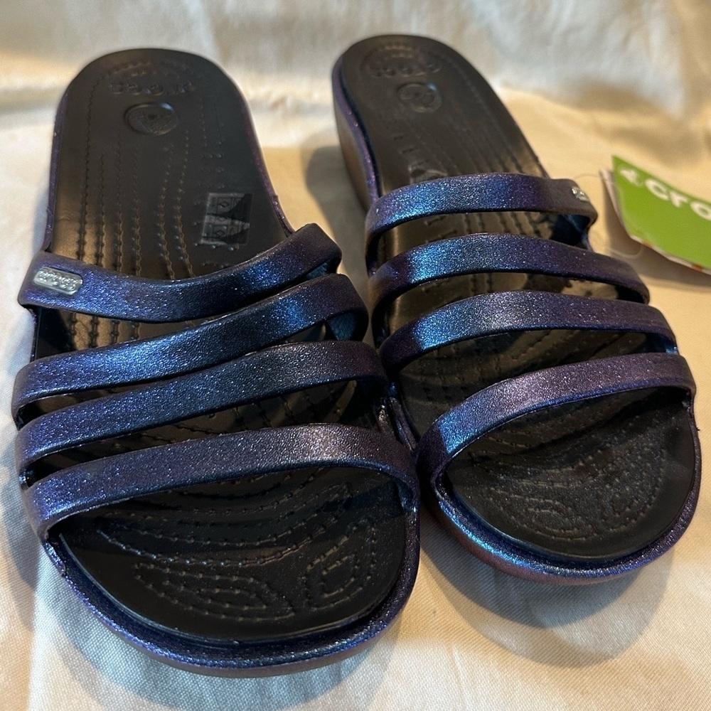 Nwt Croc Sandals Size 8 , Sold Out !!